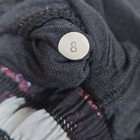 LULULEMON ATHLETICA MAKE A MOVE BLACK FLORAL SHORTS, SIZE 8 - Picture 8 of 10